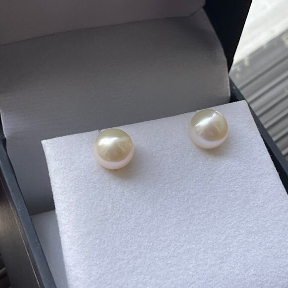 Pearl Earrings - Like New - Picture 2 of 4